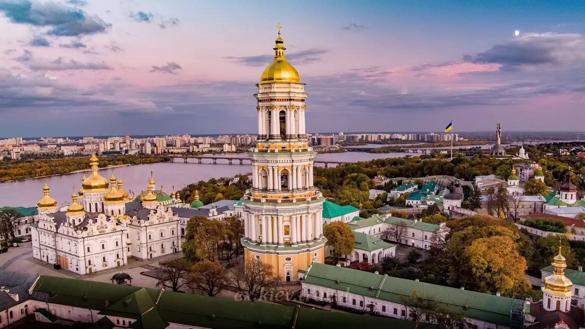 Tours in Ukraine in Kiev - Kiev Pechersk Lavra, bell tower